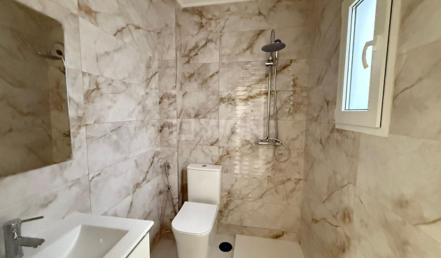 Wiederverkauf - Wohnung - Torrevieja - Centro