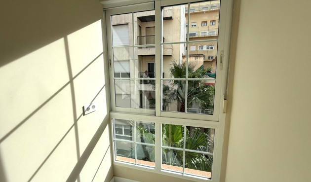 Wiederverkauf - Wohnung - Torrevieja - Centro