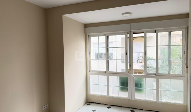 Wiederverkauf - Wohnung - Torrevieja - Centro