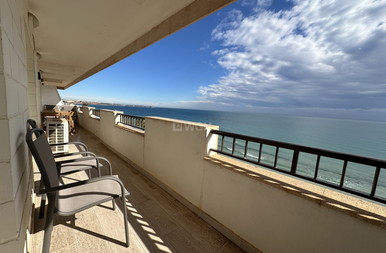Resale - Apartment / flat - Mil Palmeras - Costa Blanca