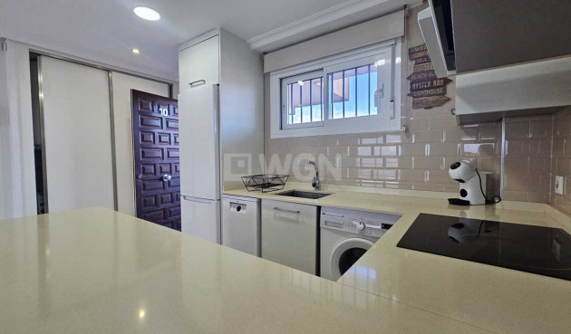 Resale - Apartment / flat - Mil Palmeras - Costa Blanca