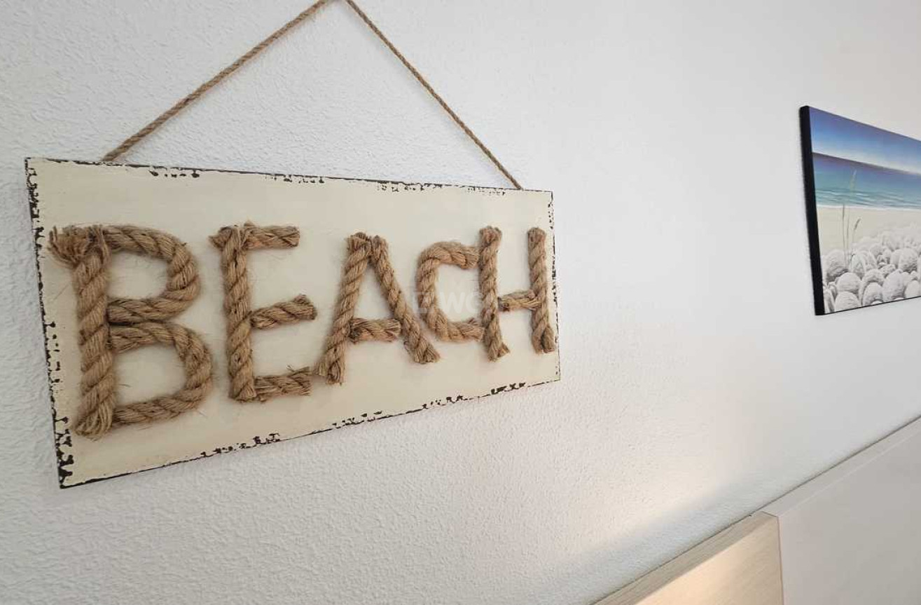 Resale - Apartment / flat - Mil Palmeras - Costa Blanca