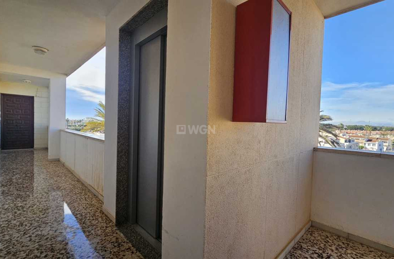 Resale - Apartment / flat - Mil Palmeras - Costa Blanca