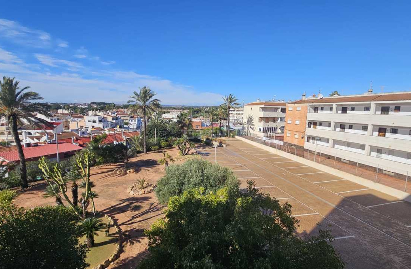 Resale - Apartment / flat - Mil Palmeras - Costa Blanca