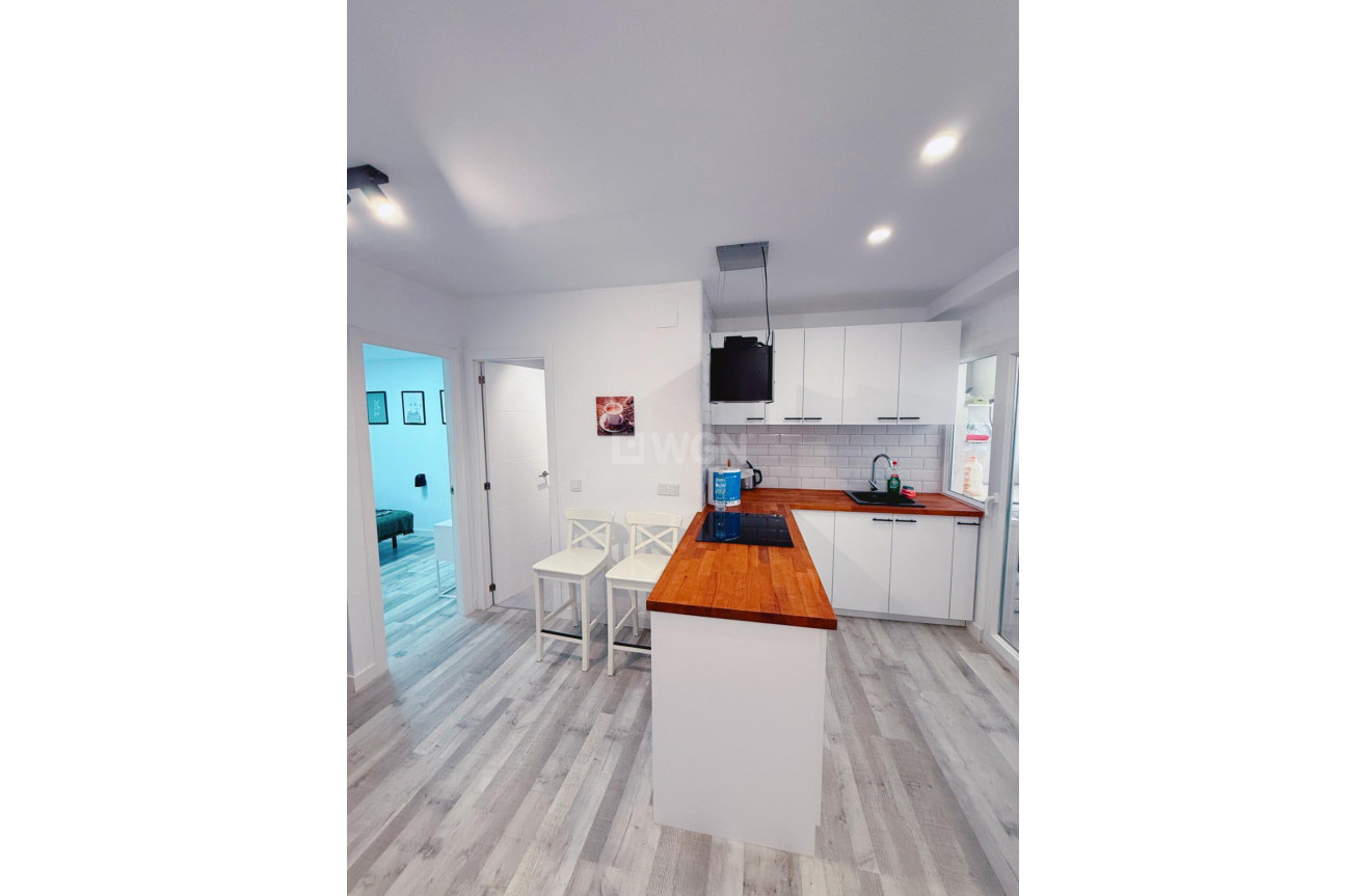 Resale - Apartment / flat - Torrevieja - Playa del Cura