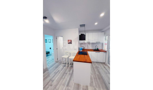 Resale - Apartment / flat - Torrevieja - Playa del Cura