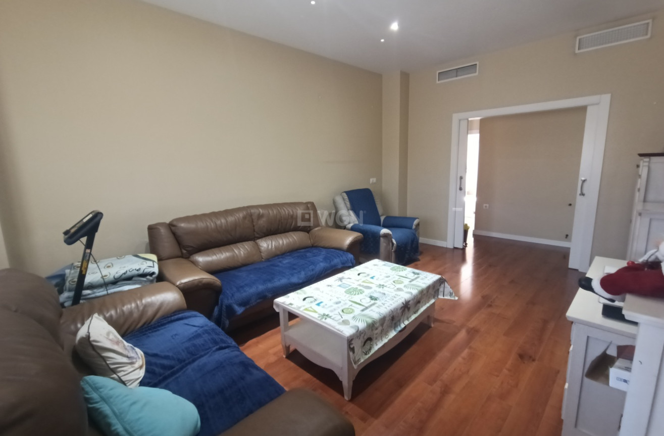 Odsprzedaż - Kamienica - Roldan - Inland