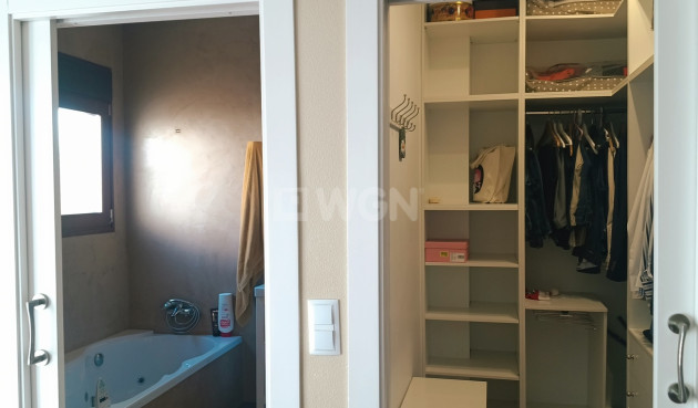 Odsprzedaż - Kamienica - Roldan - Inland