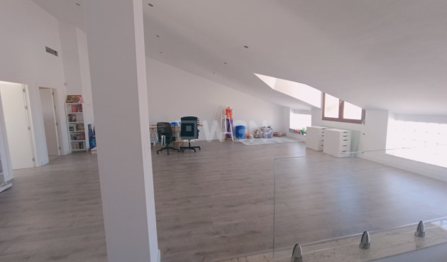 Odsprzedaż - Kamienica - Roldan - Inland