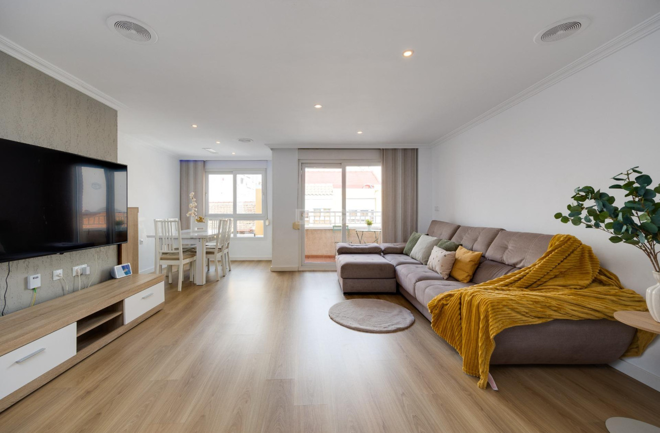 Resale - Apartment / flat - Torrevieja - Centro