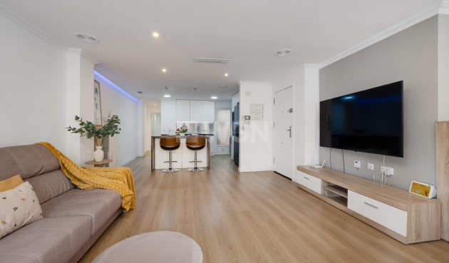 Resale - Apartment / flat - Torrevieja - Centro