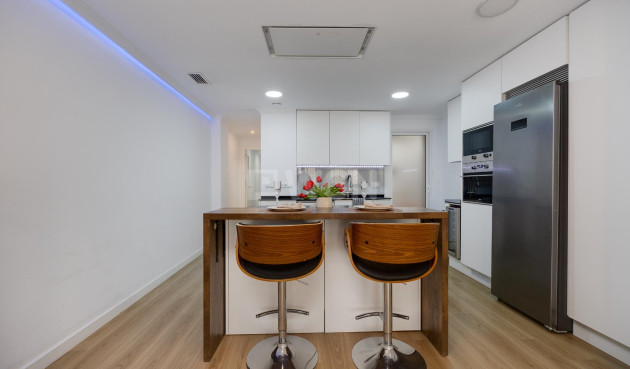 Resale - Apartment / flat - Torrevieja - Centro