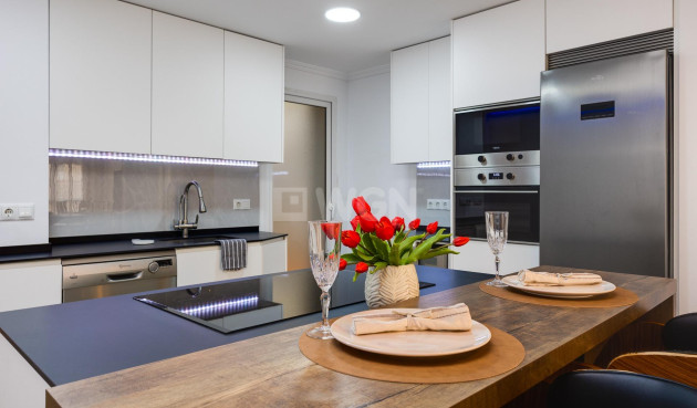 Resale - Apartment / flat - Torrevieja - Centro