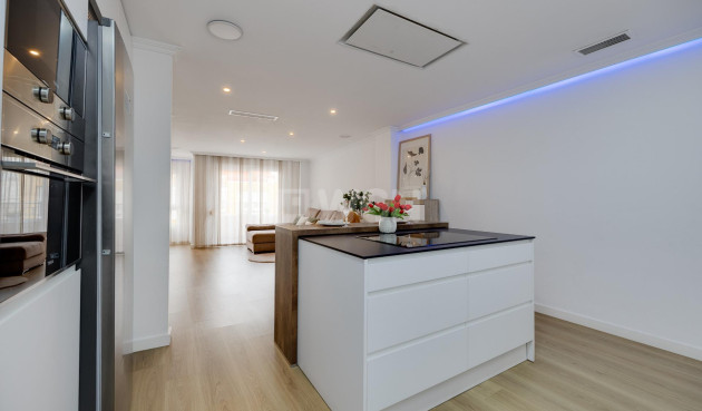 Resale - Apartment / flat - Torrevieja - Centro