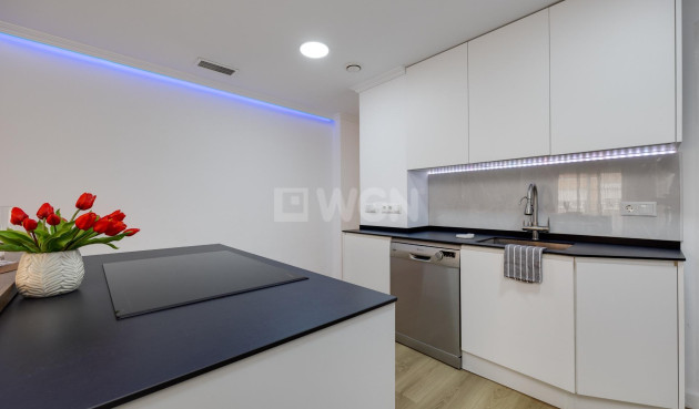 Resale - Apartment / flat - Torrevieja - Centro