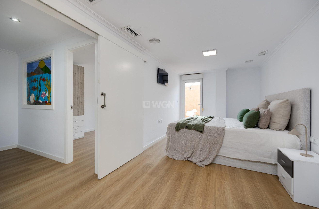 Resale - Apartment / flat - Torrevieja - Centro