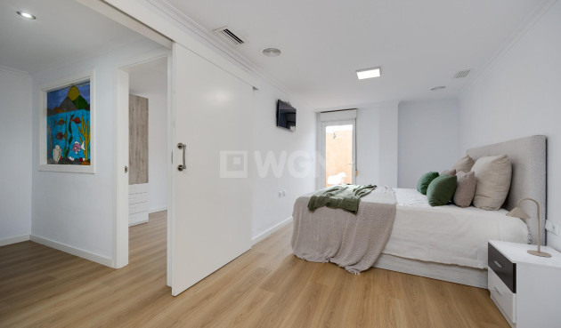 Resale - Apartment / flat - Torrevieja - Centro