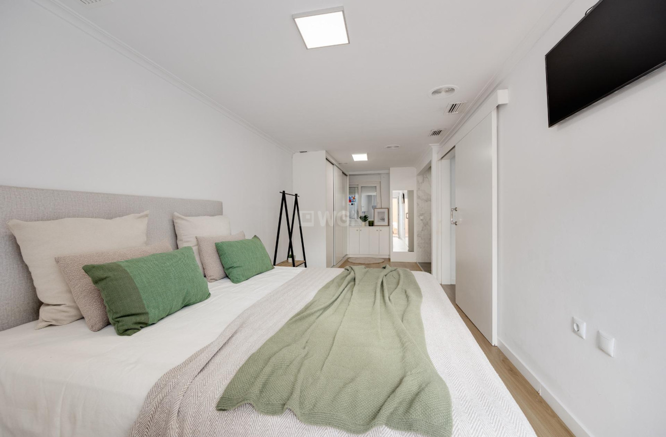 Resale - Apartment / flat - Torrevieja - Centro