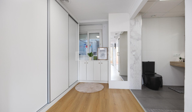 Resale - Apartment / flat - Torrevieja - Centro