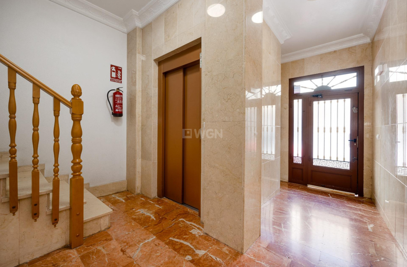 Resale - Apartment / flat - Torrevieja - Centro