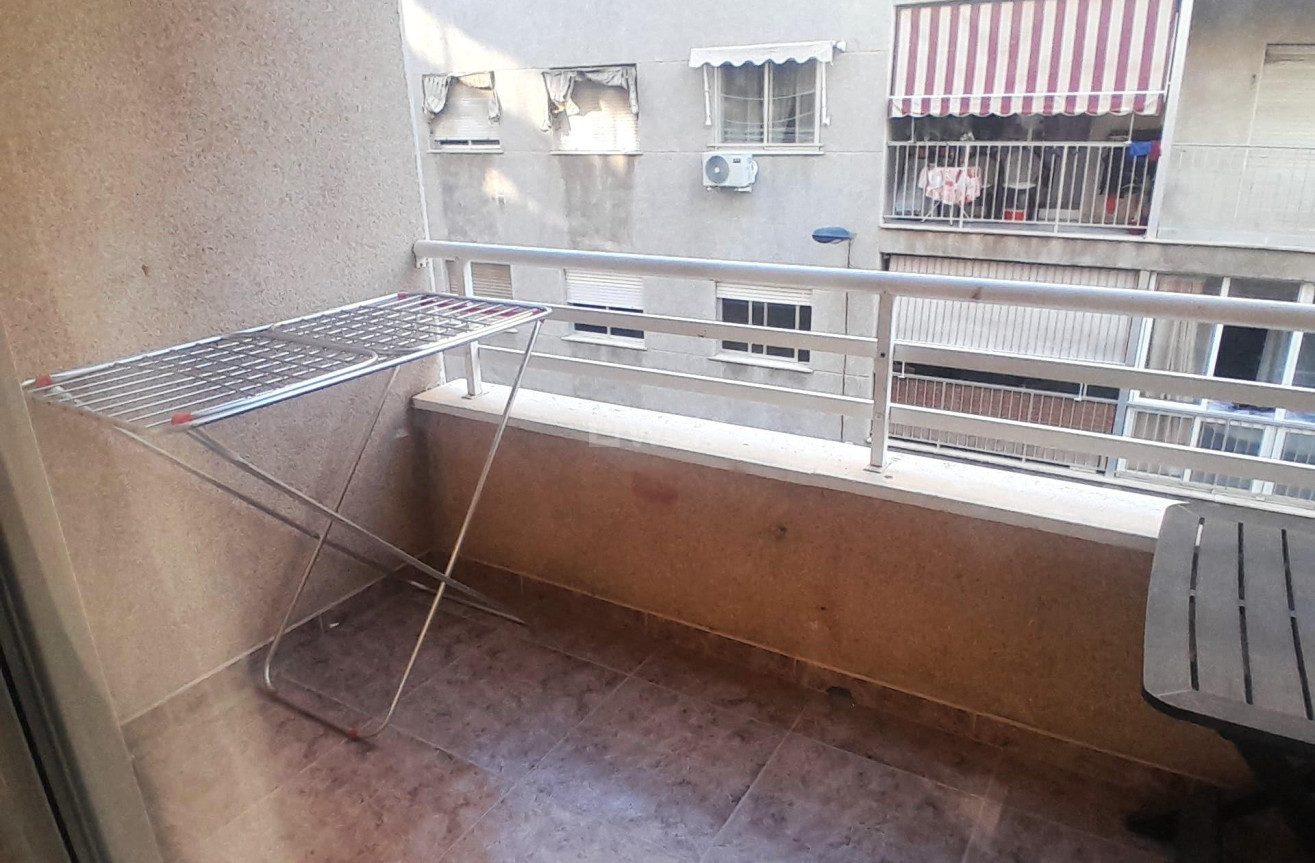 Resale - Apartment / flat - Torrevieja - Centro