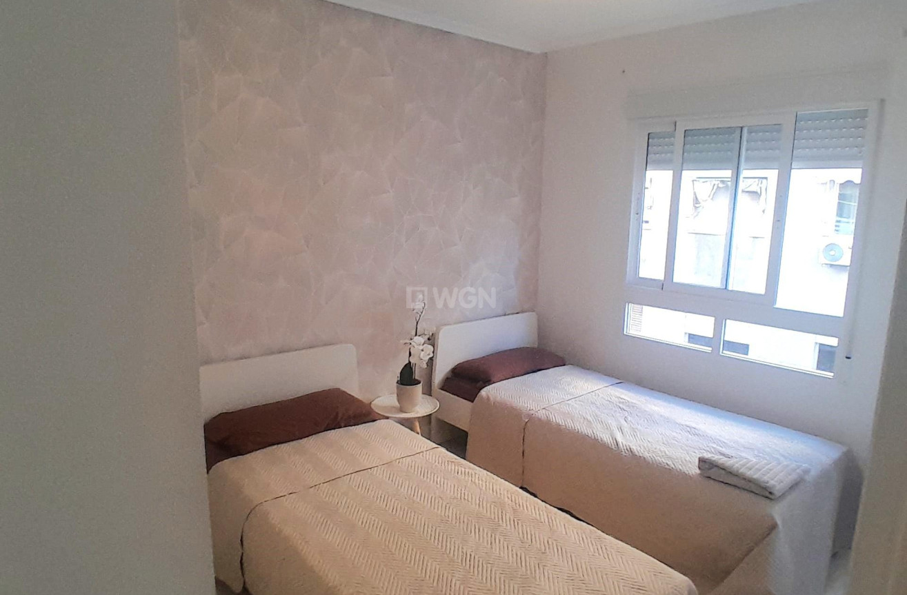 Resale - Apartment / flat - Torrevieja - Centro