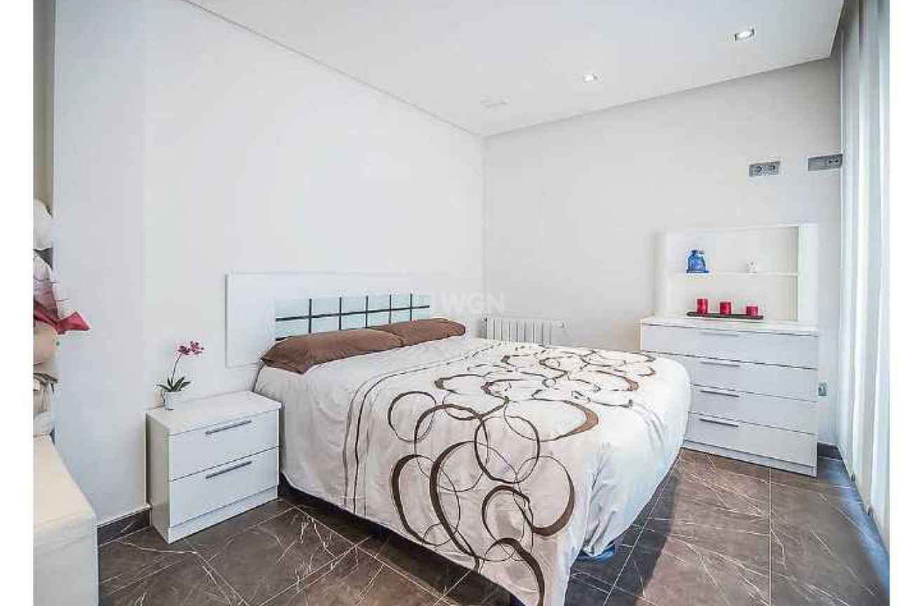 Odsprzedaż - Kamienica - Guardamar del Segura - Costa Blanca