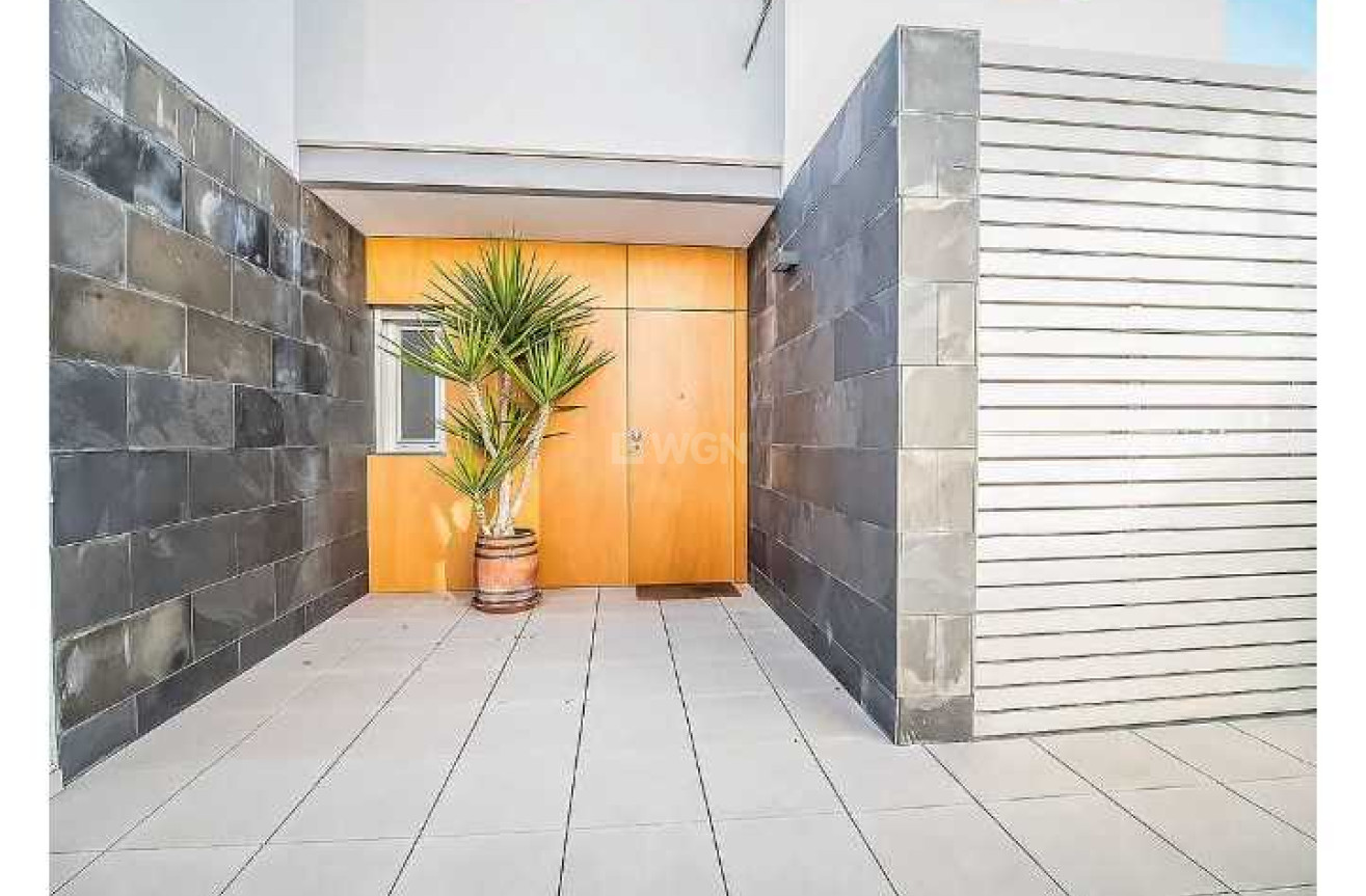 Odsprzedaż - Kamienica - Guardamar del Segura - Costa Blanca