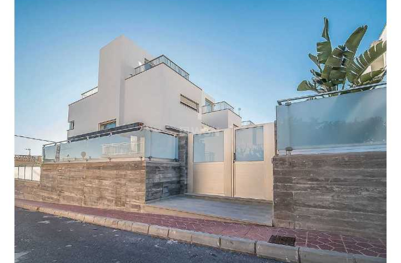 Odsprzedaż - Kamienica - Guardamar del Segura - Costa Blanca