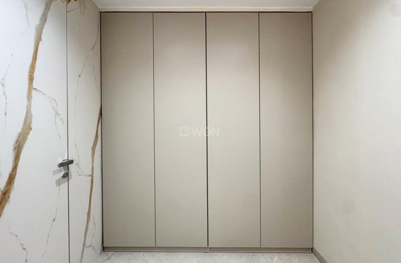 Odsprzedaż - Mieszkanie w bloku - Torrevieja - Playa de los Locos