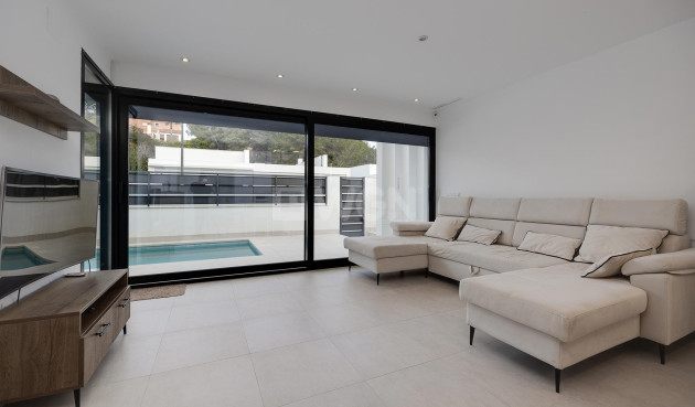 Odsprzedaż - Villa - Pinar de Campoverde - Inland