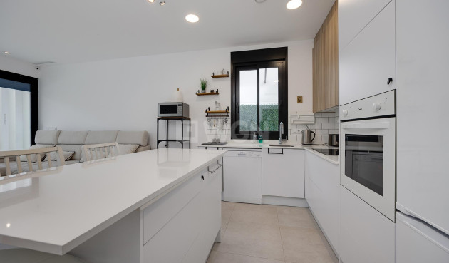 Odsprzedaż - Villa - Pinar de Campoverde - Inland