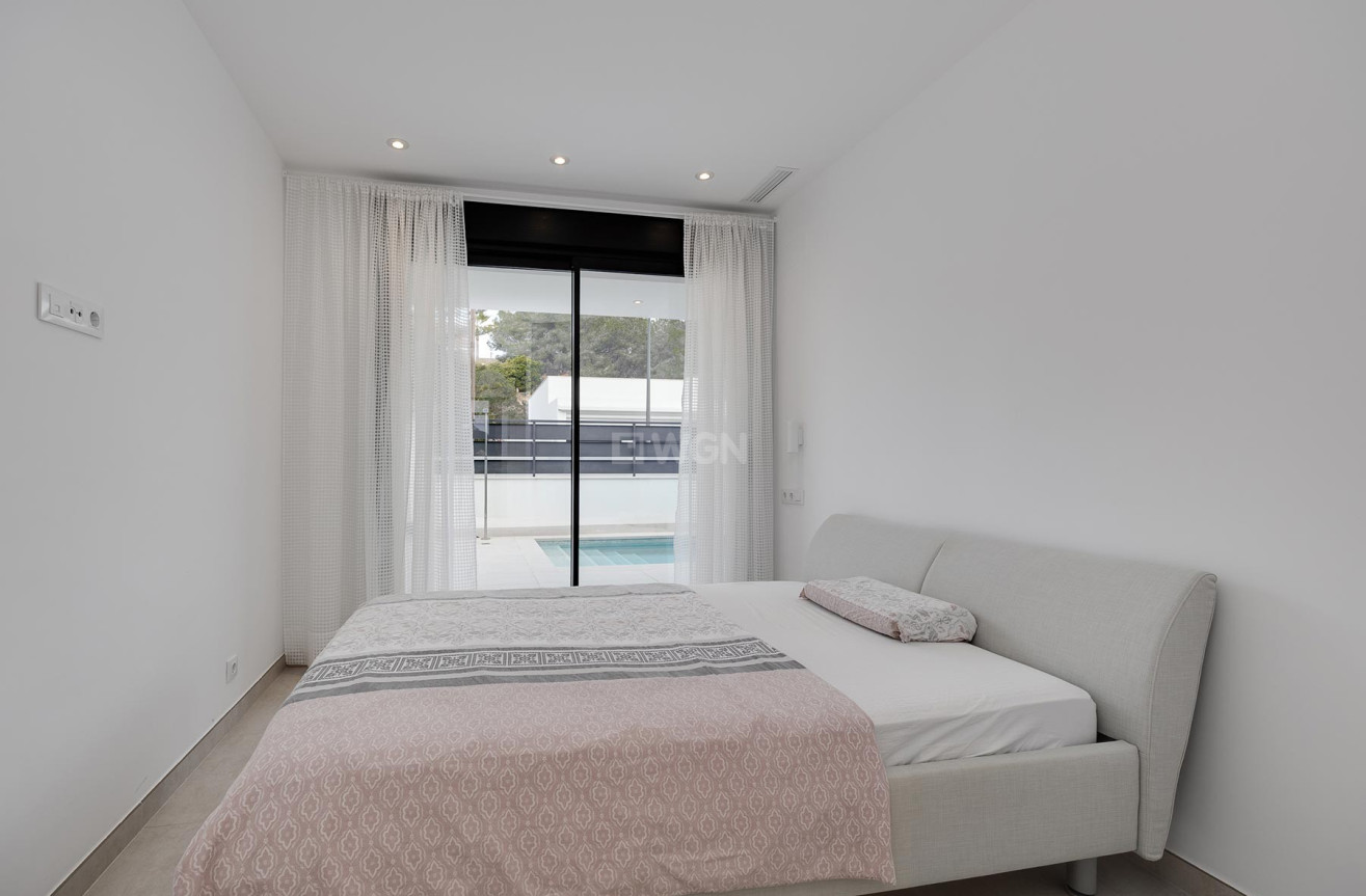 Odsprzedaż - Villa - Pinar de Campoverde - Inland