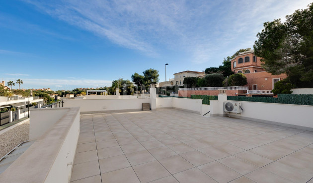 Odsprzedaż - Villa - Pinar de Campoverde - Inland