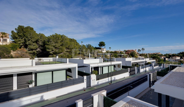 Odsprzedaż - Villa - Pinar de Campoverde - Inland