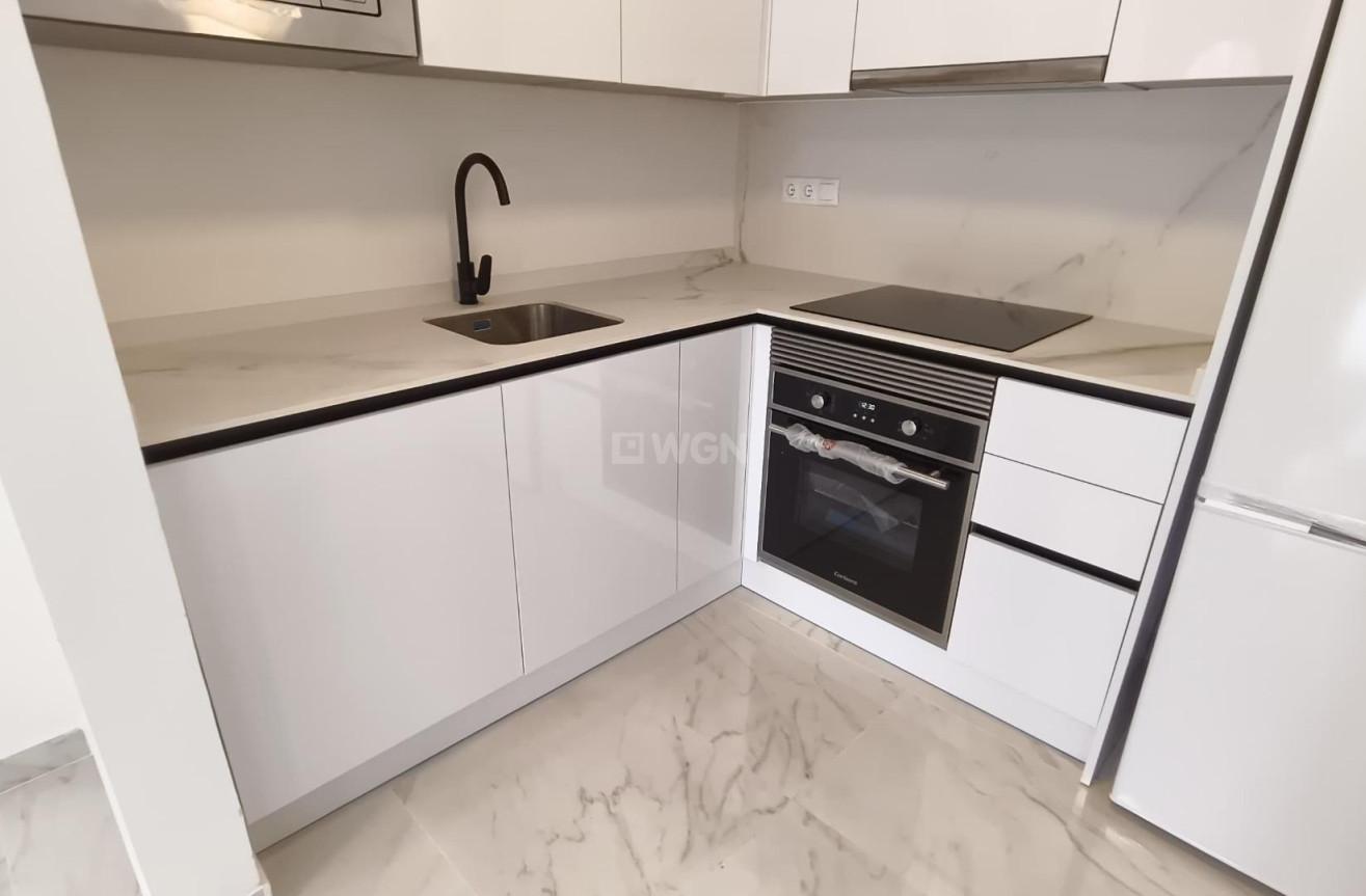 Odsprzedaż - Kamienica - Torrevieja - Zona Los Frutales