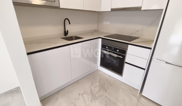 Odsprzedaż - Kamienica - Torrevieja - Zona Los Frutales