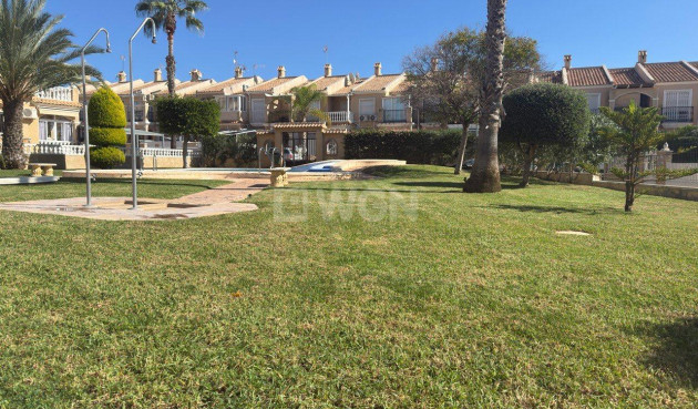 Odsprzedaż - Kamienica - Torrevieja - Zona Los Frutales