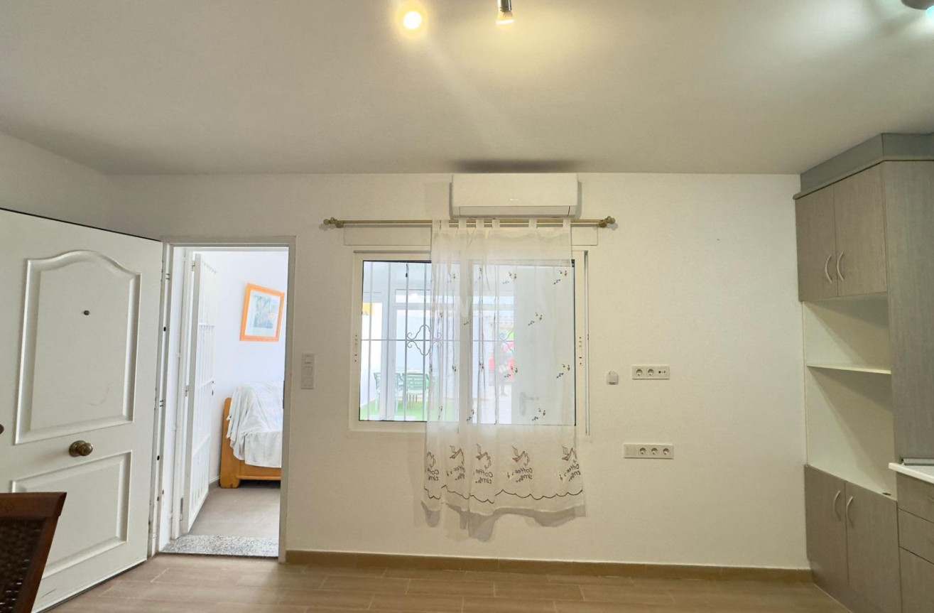 Odsprzedaż - Bungalow - Torrevieja - El Limonar