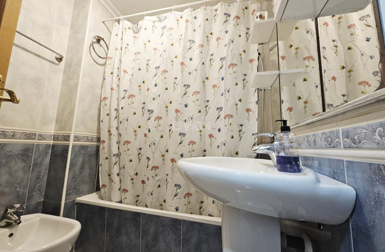 Reventa - Apartamento / piso - Torrevieja - Estacion De Autobuses