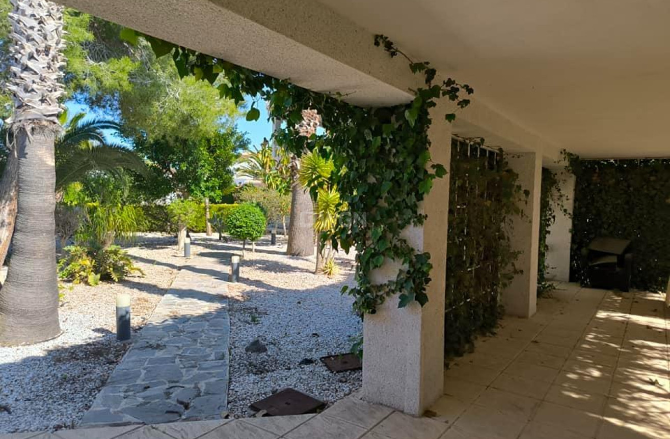 Odsprzedaż - Villa - Torrevieja - La Siesta