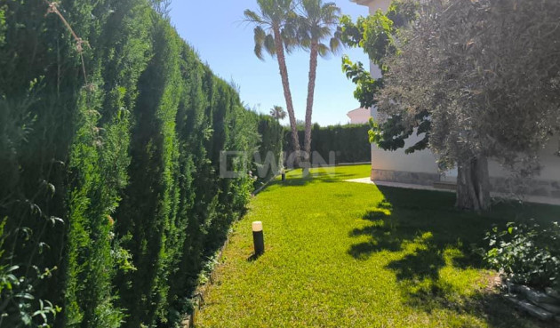 Odsprzedaż - Villa - Torrevieja - La Siesta
