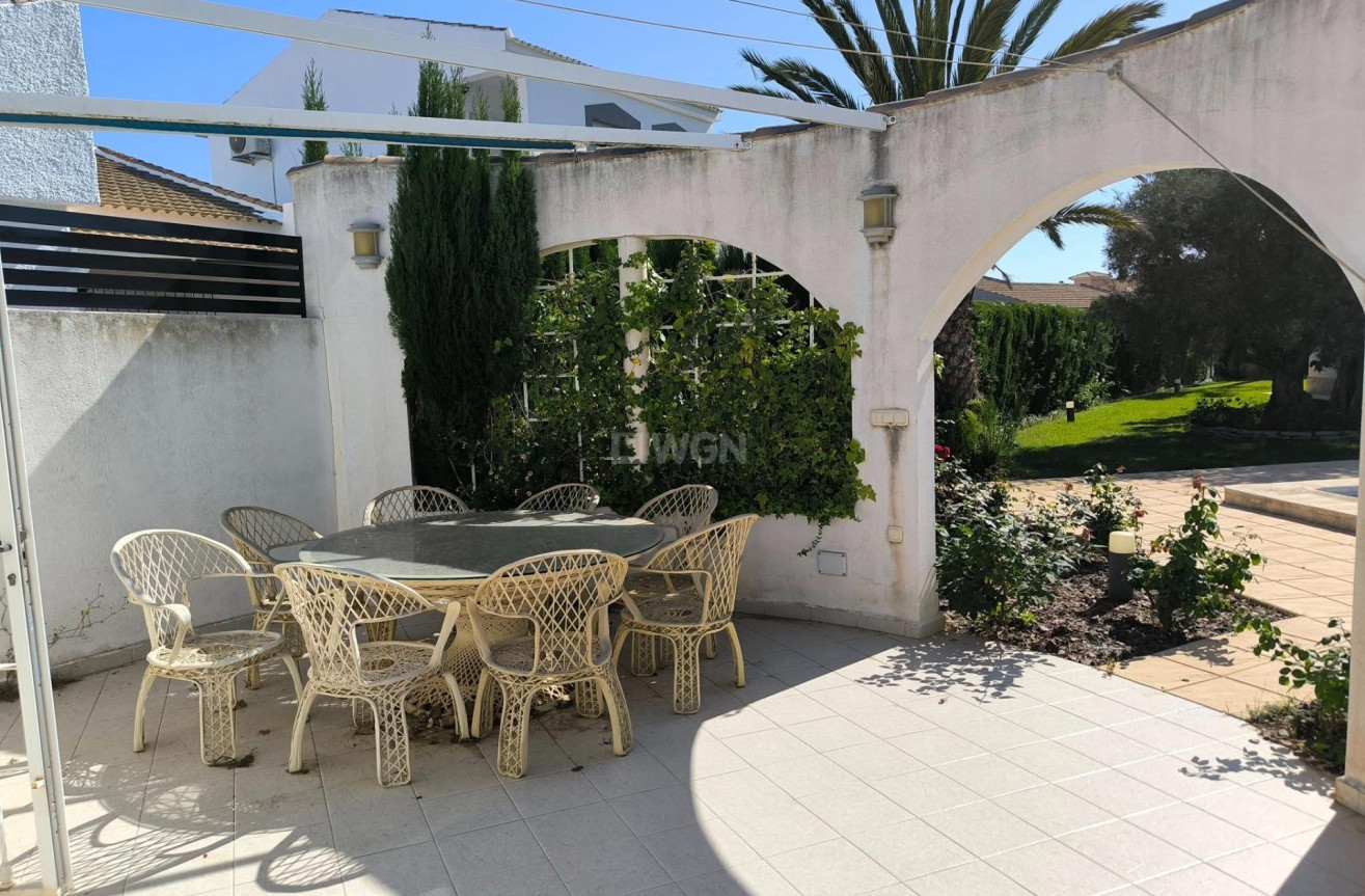Odsprzedaż - Villa - Torrevieja - La Siesta