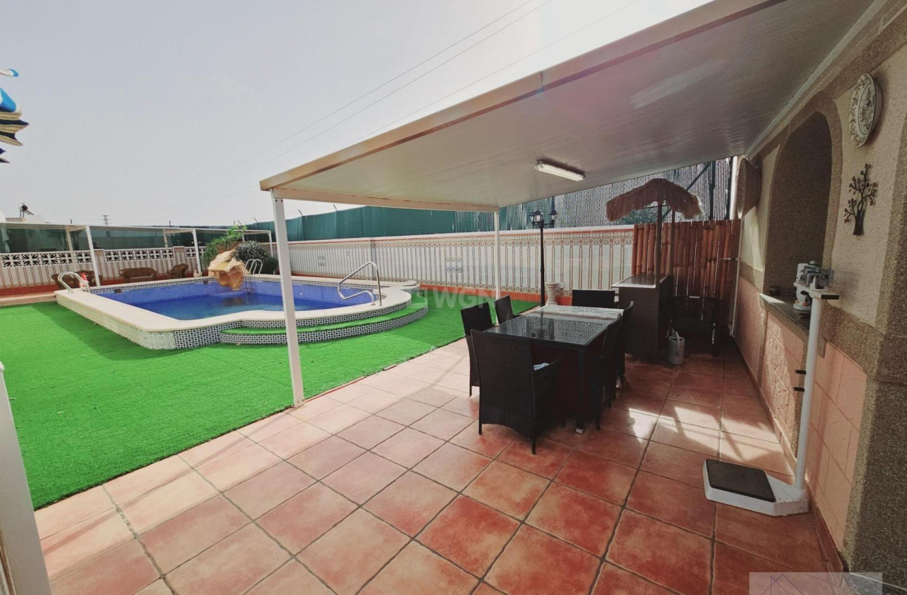 Resale - Villa - Torrevieja - La Siesta - El Salado - Torreta