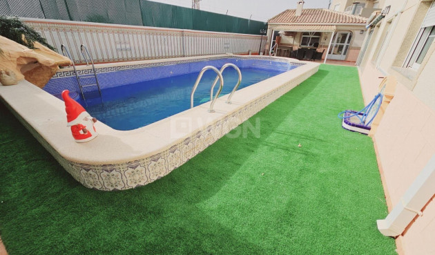 Resale - Villa - Torrevieja - La Siesta - El Salado - Torreta