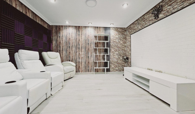 Resale - Villa - Torrevieja - La Siesta - El Salado - Torreta