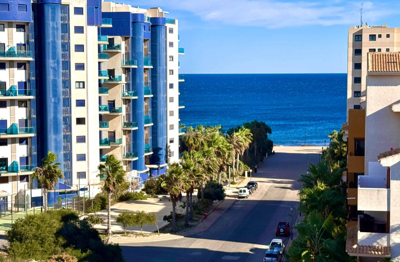 Resale - Apartment / flat - Torrevieja - Punta Prima