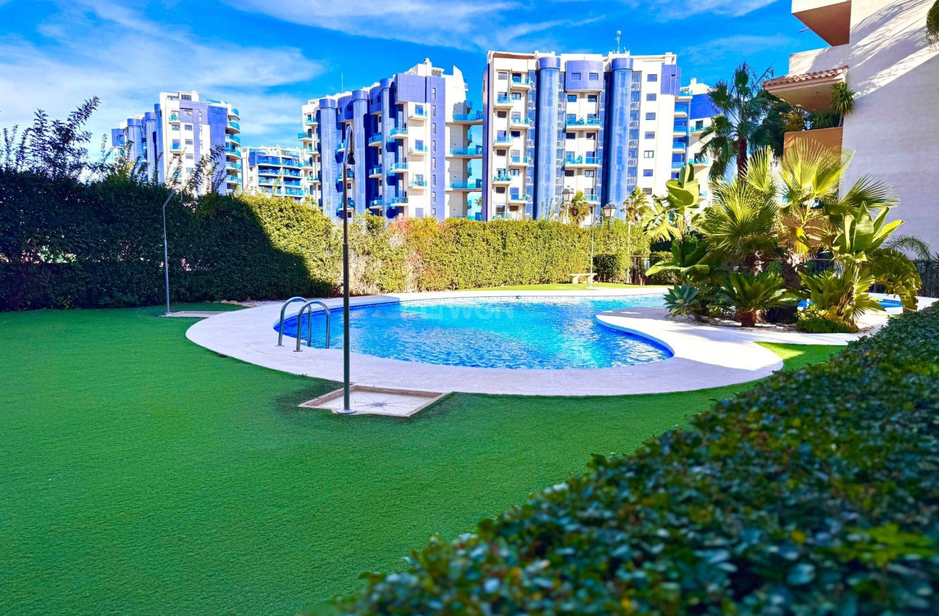 Resale - Apartment / flat - Torrevieja - Punta Prima