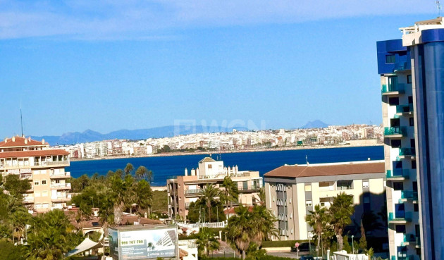 Resale - Apartment / flat - Torrevieja - Punta Prima