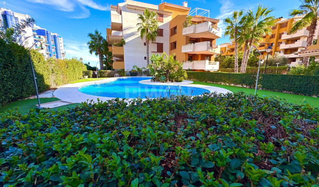 Resale - Apartment / flat - Torrevieja - Punta Prima